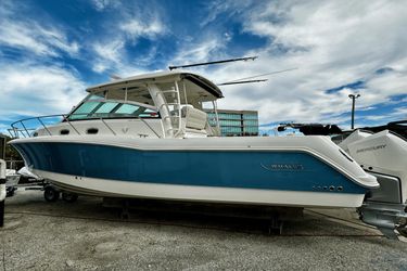 34' Boston Whaler 2022 Yacht For Sale